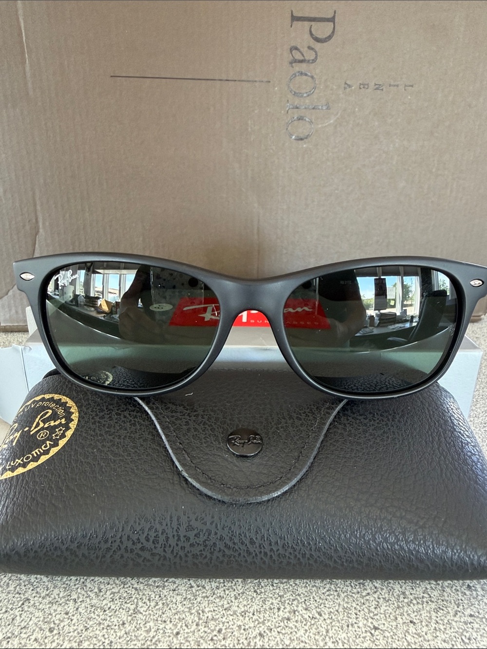 Ray-Ban Matte Black Sunglasses with Green Lenses